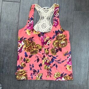 🔥 Collective Concepts Floral & Crochet Women’s Tank Top Medium